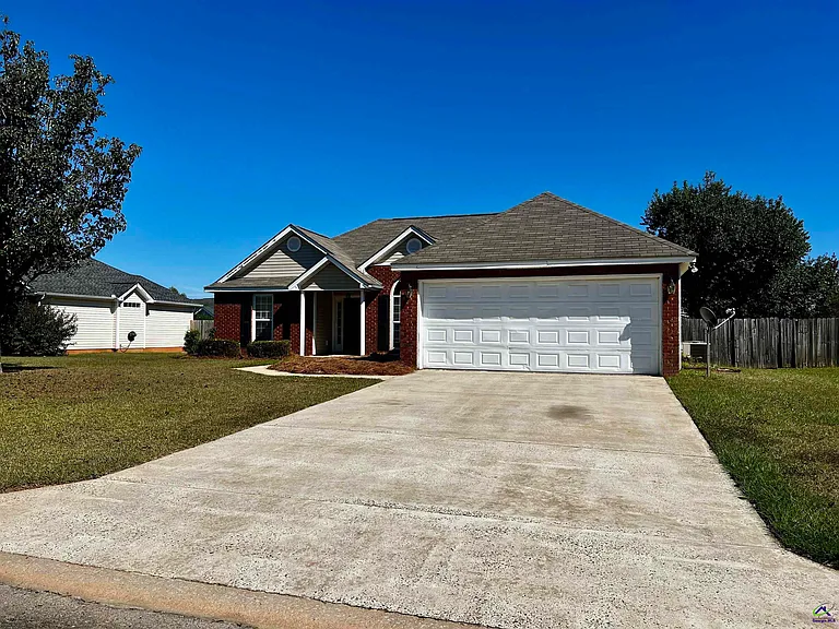 216 Bowens Mill Dr — Photo 2