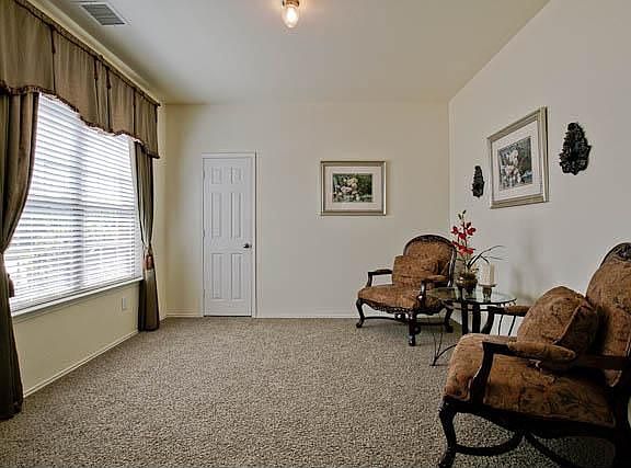 3rd image of 7405 Seawood Dr