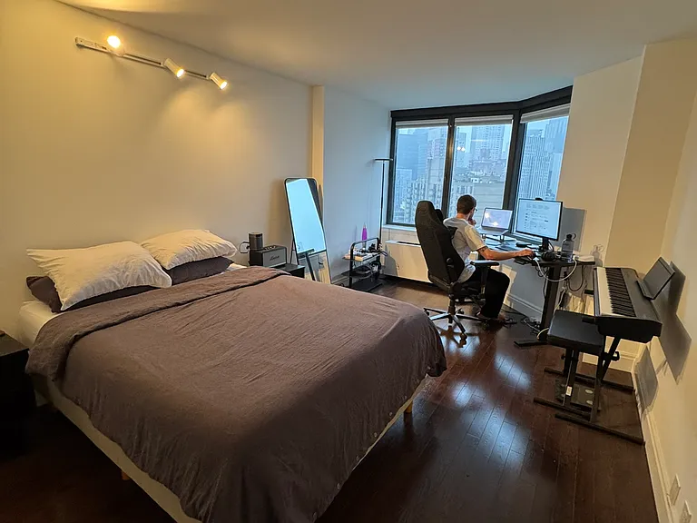 415 E 37th St #39J — Photo 6