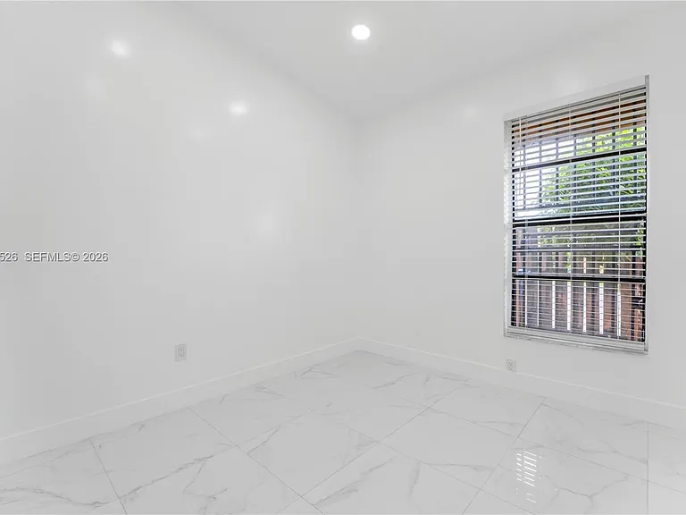 6742 NW 188th Ter #6742 — Photo 16