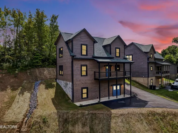 2605 Stonebrook Dr, Pigeon Forge, TN 37863