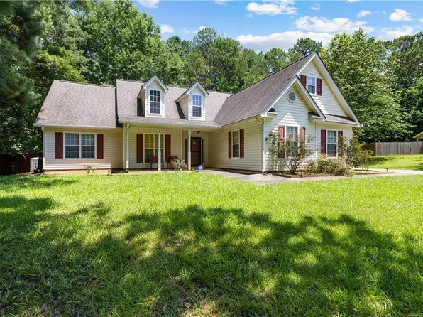 333 Cascade Ct, Hampton, GA 30228