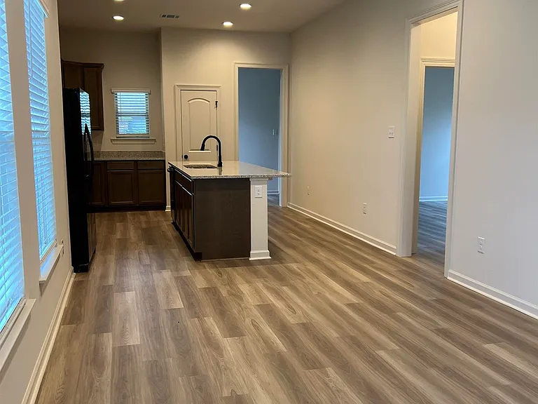 33606 Browning Rd — Photo 3