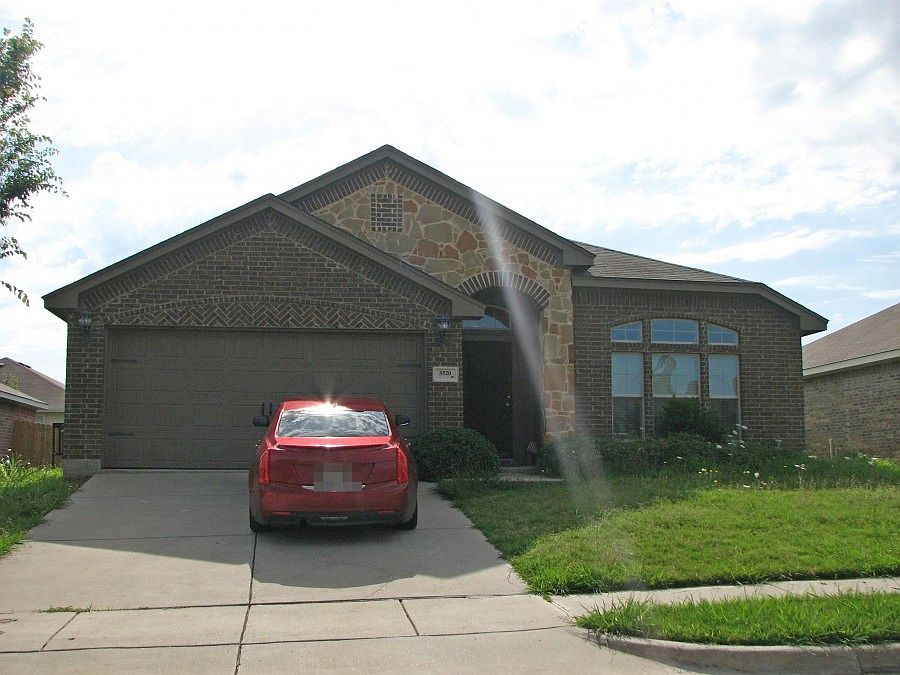 1st image of 3520 Loyd Dr