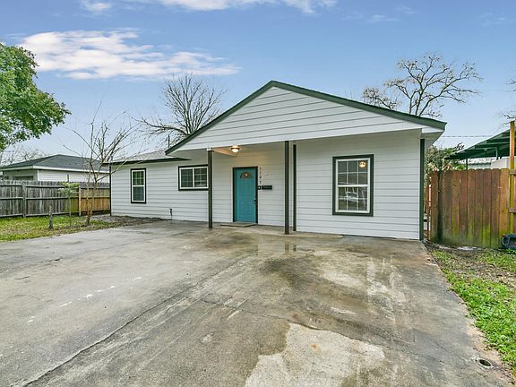 Plenty of parking available!