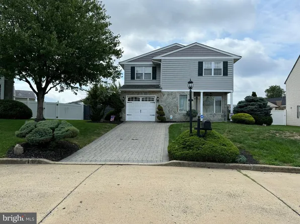 12827 Galdi Ln, Philadelphia, PA 19154