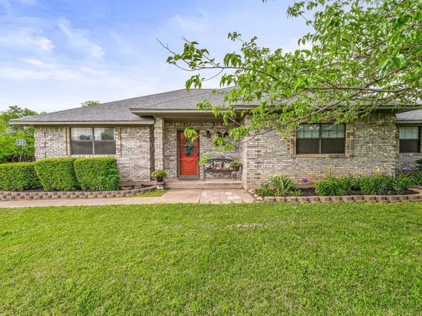 301 Monterrey Trl, Valley View, TX 76272
