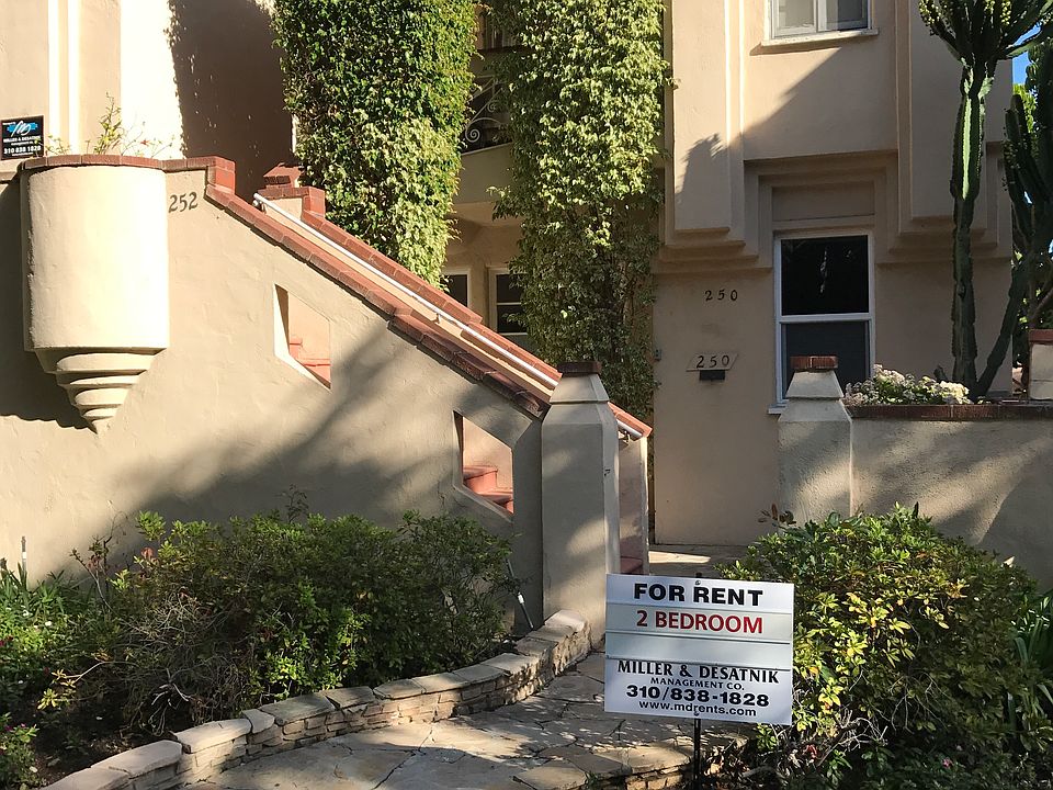 1st image of 250 N Clark Dr