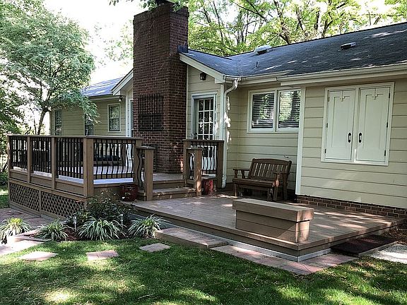 2nd image of 425 Warren Ave