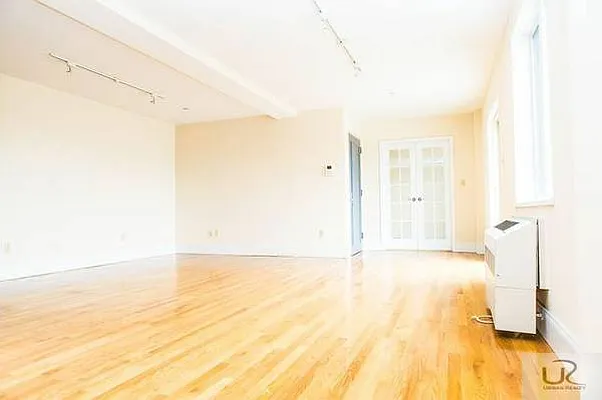 Rented by Urban Realty NYC | media 3