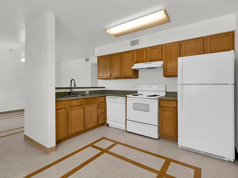 2302 W Colter St — Photo 35