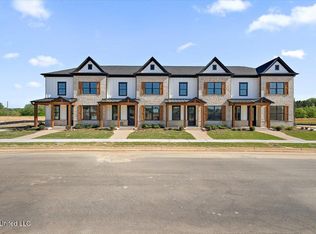 723 Bolivar Dr, Hernando, MS 38632