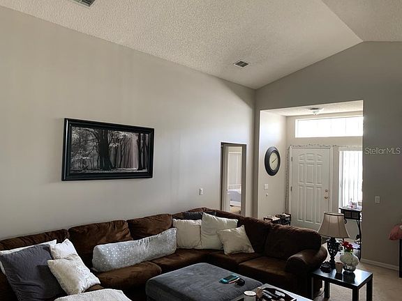 3rd image of 13642 Emeraldview Dr