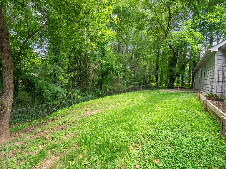 167 Bentley Pkwy — Photo 27