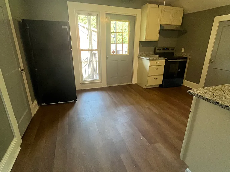 724 S Broad St — Photo 28