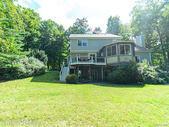 2nd image of 10183 Silver Lake Rd