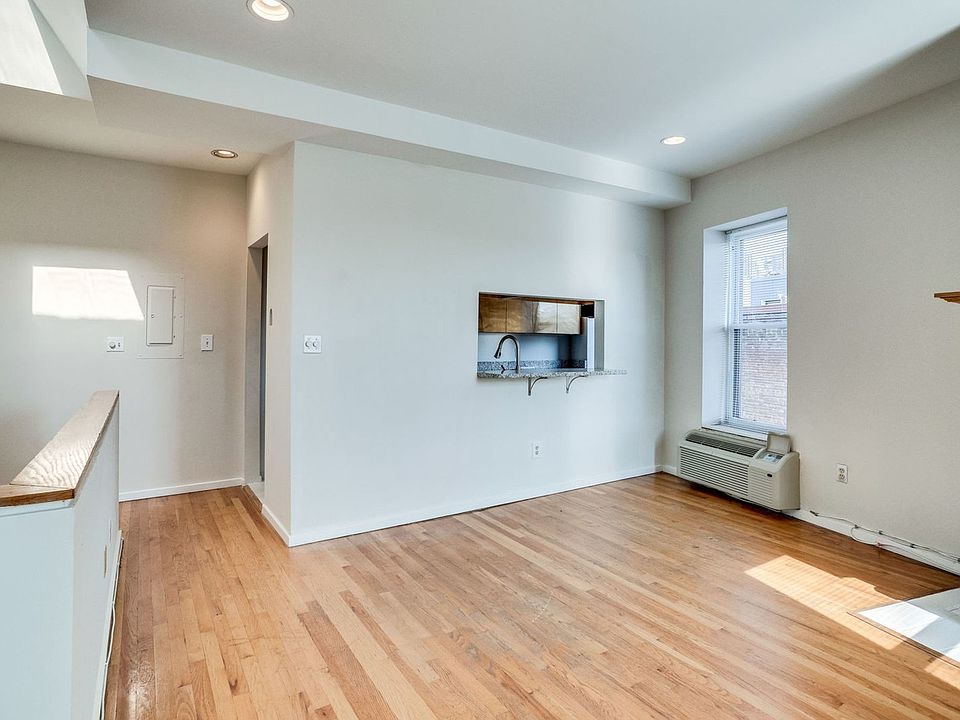 1st image of 2300 18th St NW APT 310