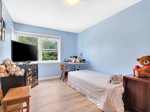 5th image of 6728 Bell Blvd