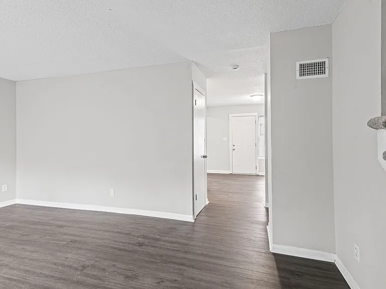 Redwood Village Townhomes — Photo 10