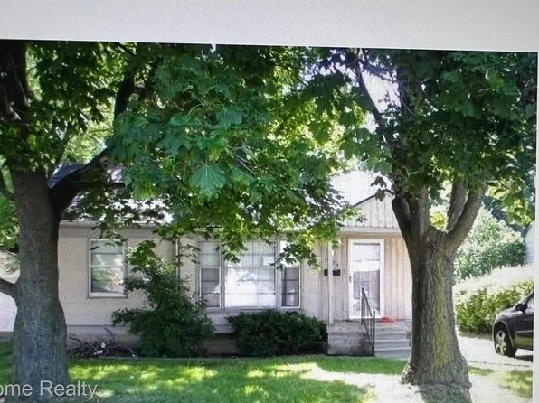 3754 E Greenfield Rd N, Berkley, MI 48072