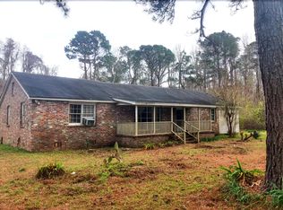 6125 Maybank Hwy, Wadmalaw Island, SC 29487