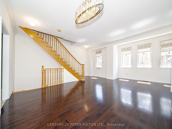 3rd image of 22 William Poole Way #15