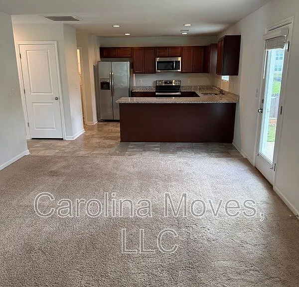 649 Millsgate Cir — Photo 4