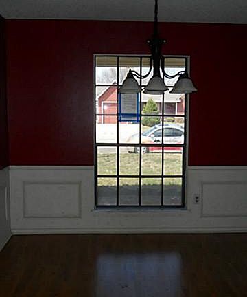 2nd image of 11 Shady Brook Cir