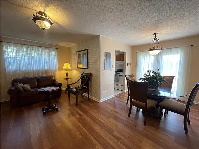 1 bed, 1.0 bath, 750 sqft, $1,150 — Photo 3