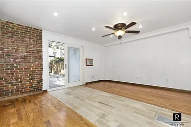 Rented by R New York