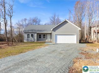 102 Eagle View Run Dr, Tobyhanna Township, PA 18334