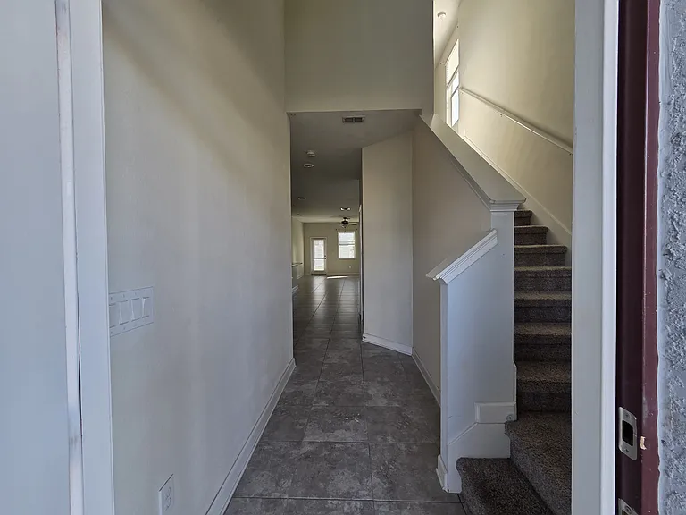 4618 Saint Bernard Dr — Photo 3