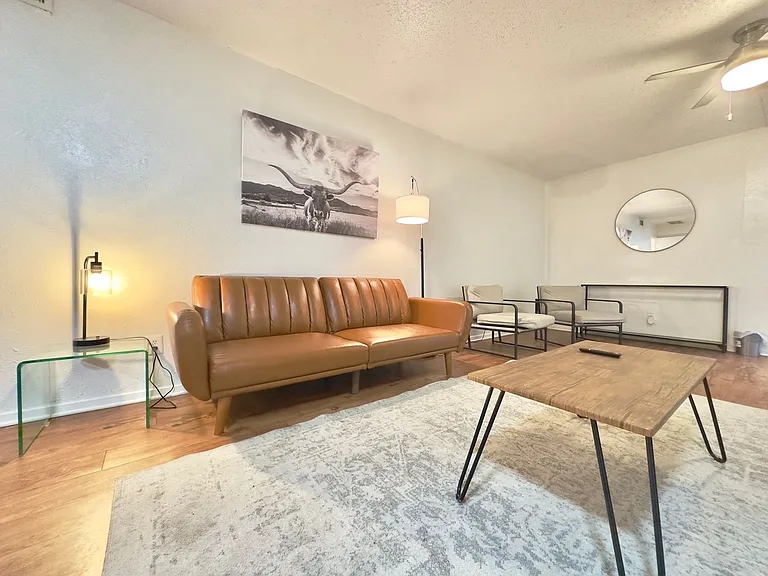 Marian Condos — Photo 80