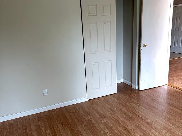 111 E End Ave — Photo 5