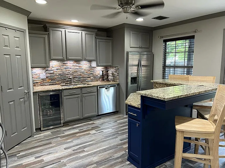 2500 Sierra Dr — Photo 5