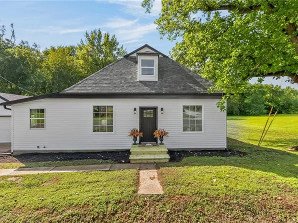 606 E Elijah St, Easton, MO 64443