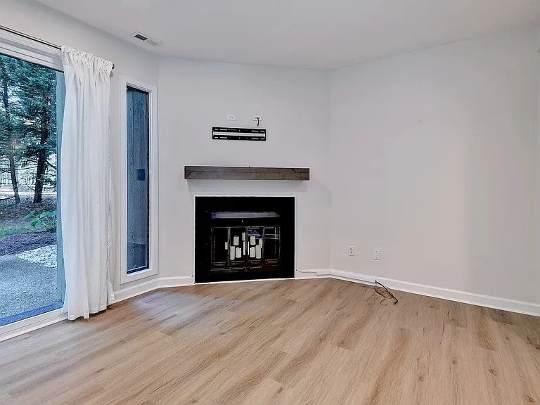 106 Harrops Gln — Photo 7