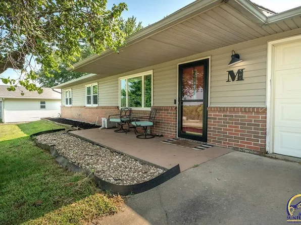 508 Kansa Dr, Ozawkie, KS 66070