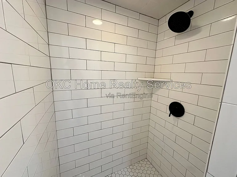 1428 SW 72nd St — Photo 9