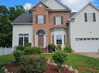 1140 Happy Ridge Dr, Front Royal, VA 22630
