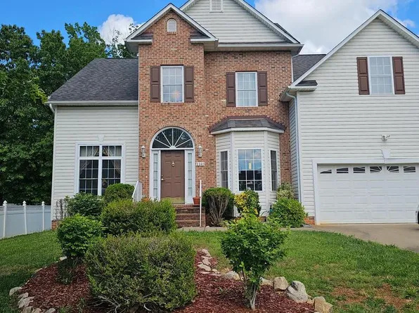 1140 Happy Ridge Dr, Front Royal, VA 22630