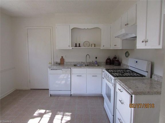 5th image of 4503 Vincent St
