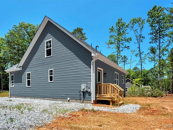 4th image of 73 Jamestown Ln