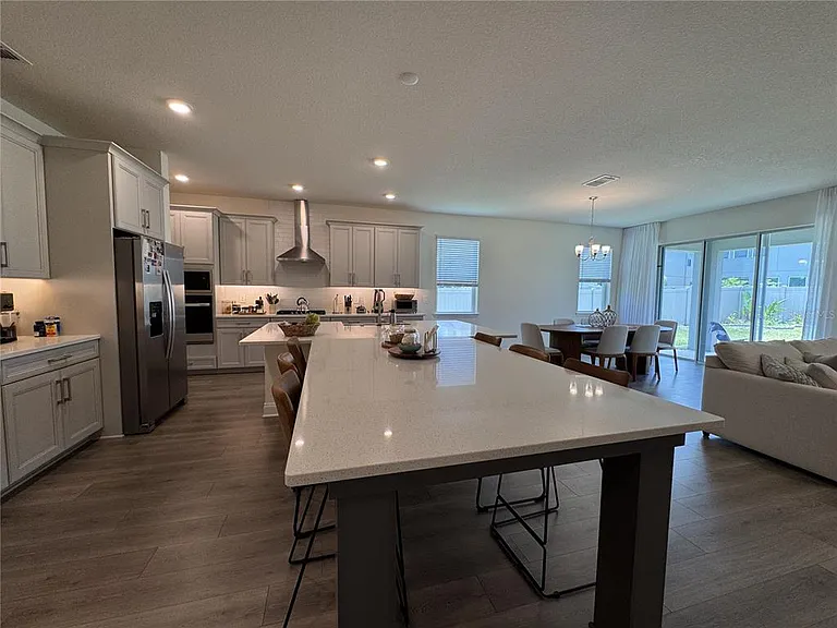 715 Blue Citrus Ln — Photo 19