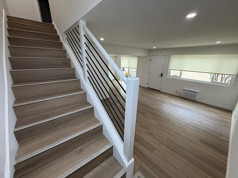 8751 Langdon Ave — Photo 17