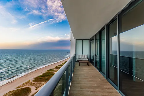 900 N Ocean Blvd Photo 1