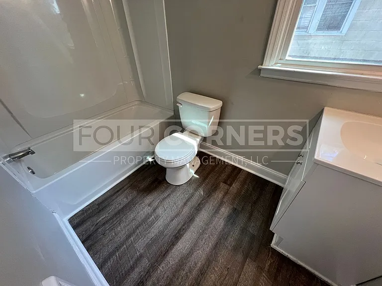 803 Cole St — Photo 8