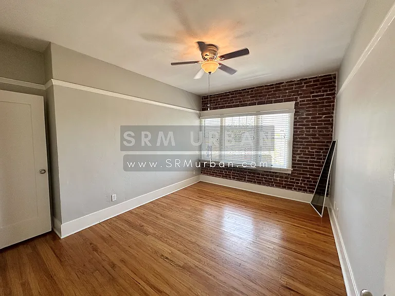 4709 34th St #9 — Photo 2
