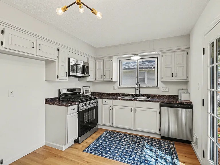 11939 Smalley Ave — Photo 19
