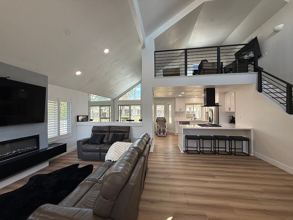 1st image of 3038 Chablis Ave